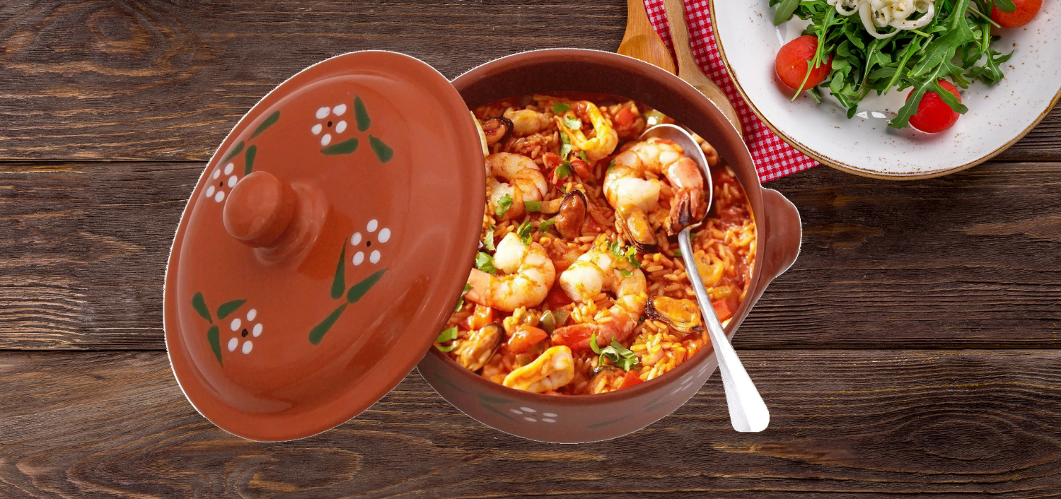 Handmade and hand painted in Portugal by a family of artisans, who’s knowledge have been passed down through generations, our Cookware collection contains traditional clay cooking pots and pans, typical sausage roasters and oven roasters and bakers.