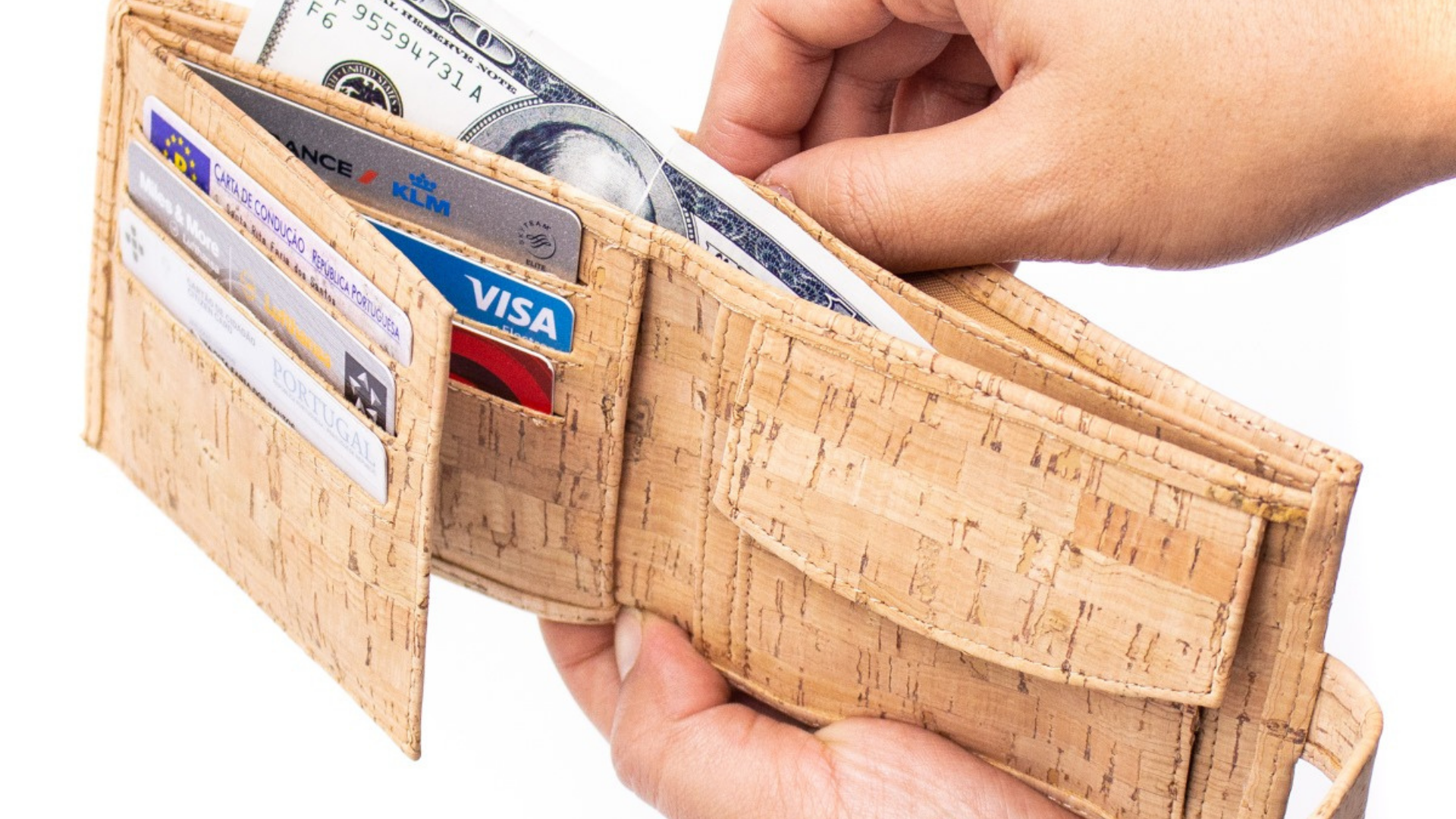 Looking for a sustainable, eco-friendly, vegan and handmade gift for men? Don't look any further. Our collection of Made in Portugal cork wallets for men is the perfect solution for the modern men.
