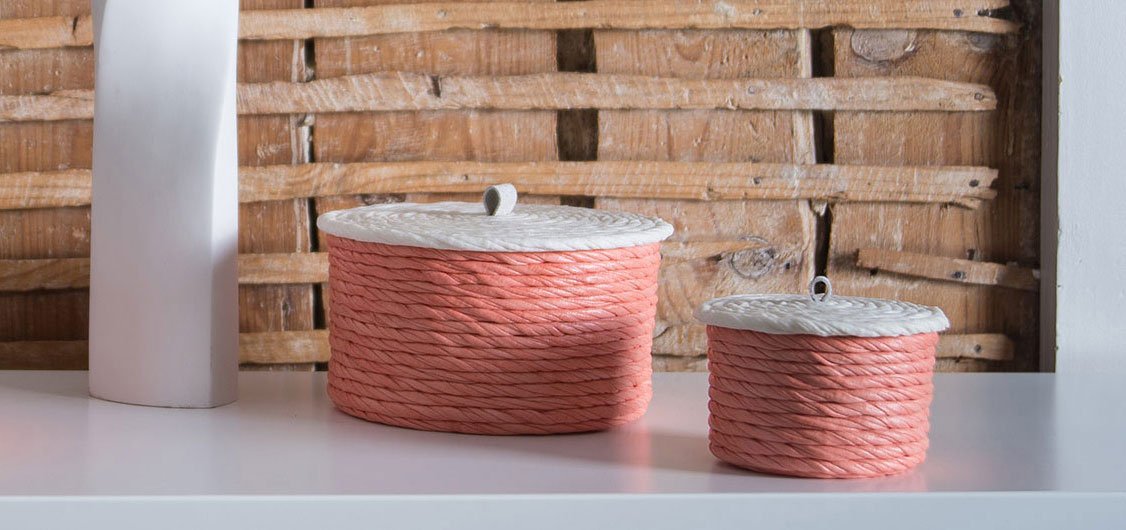 These decorative boxes will help you organize your room, bathroom or desk in the office. With bright colors, our decorative boxes made from 100% recycled textile waste are sustainable and eco-friendly, presenting a modern design.