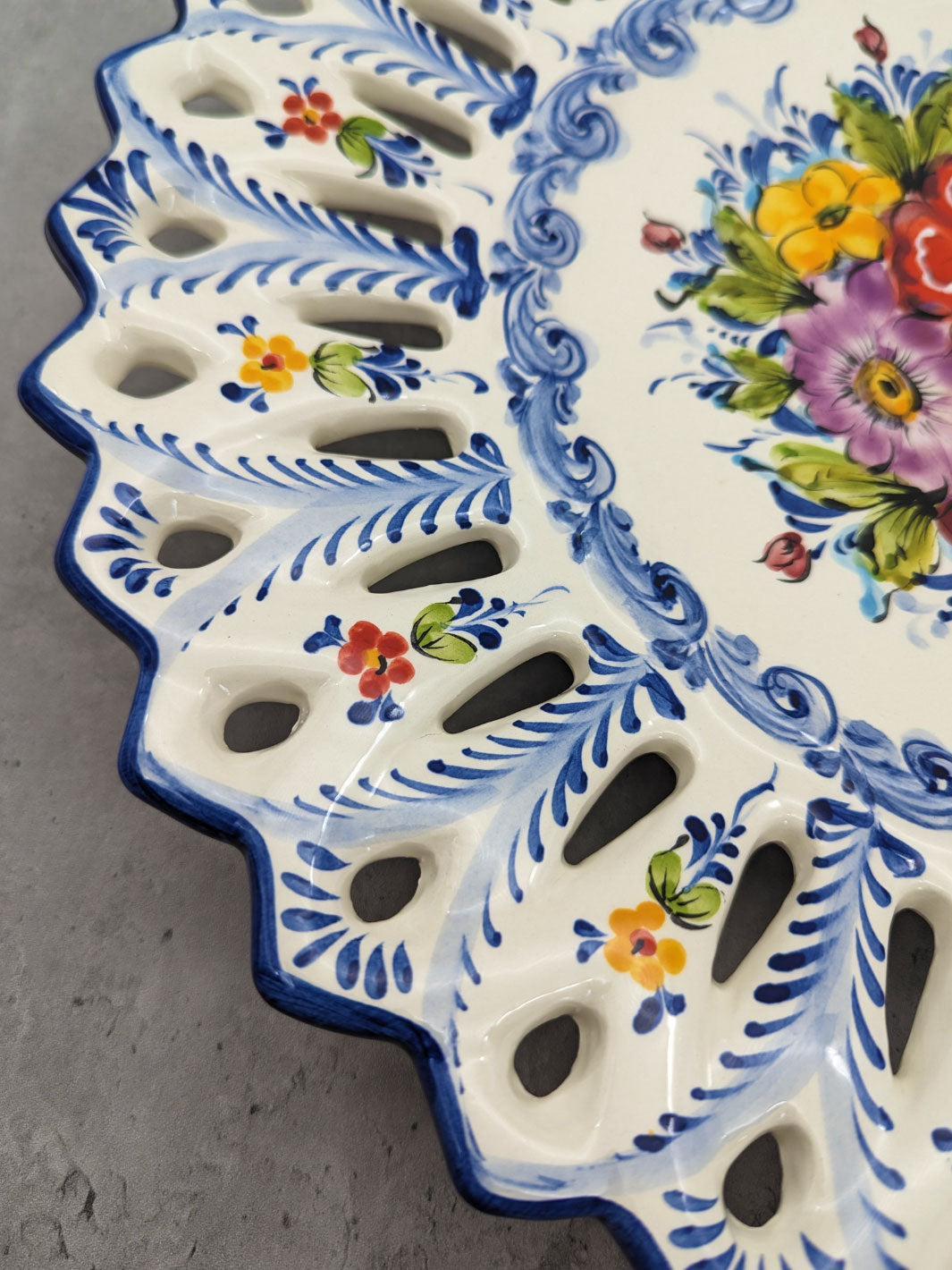 15.5 Inch Hand painted Alcobaça Ceramic Decorative Plate