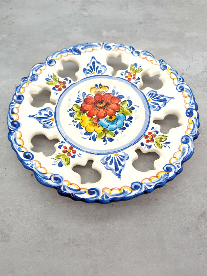 8.25-Inch Hand-Painted Alcobaça Ceramic Decorative Plate