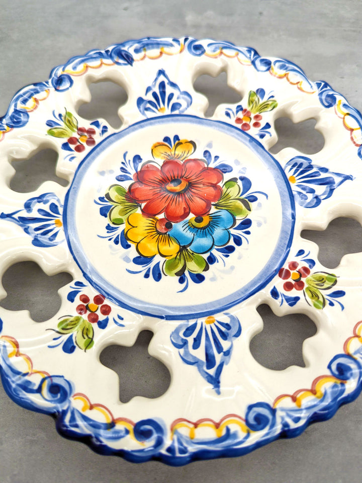 8.25-Inch Hand-Painted Alcobaça Ceramic Decorative Plate