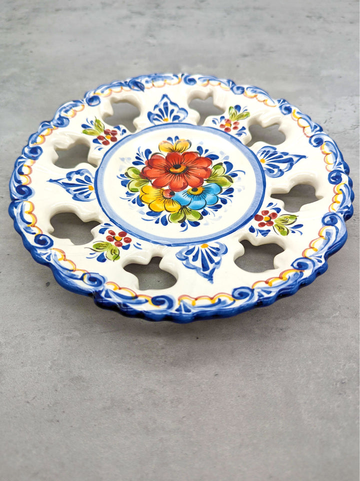 8.25-Inch Hand-Painted Alcobaça Ceramic Decorative Plate