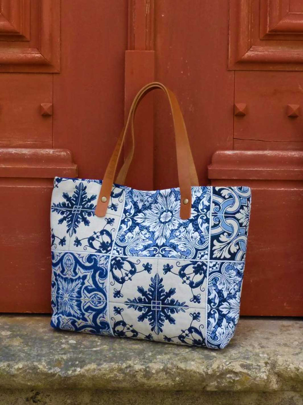 Blue & White Tile-Inspired Handbag - Convento