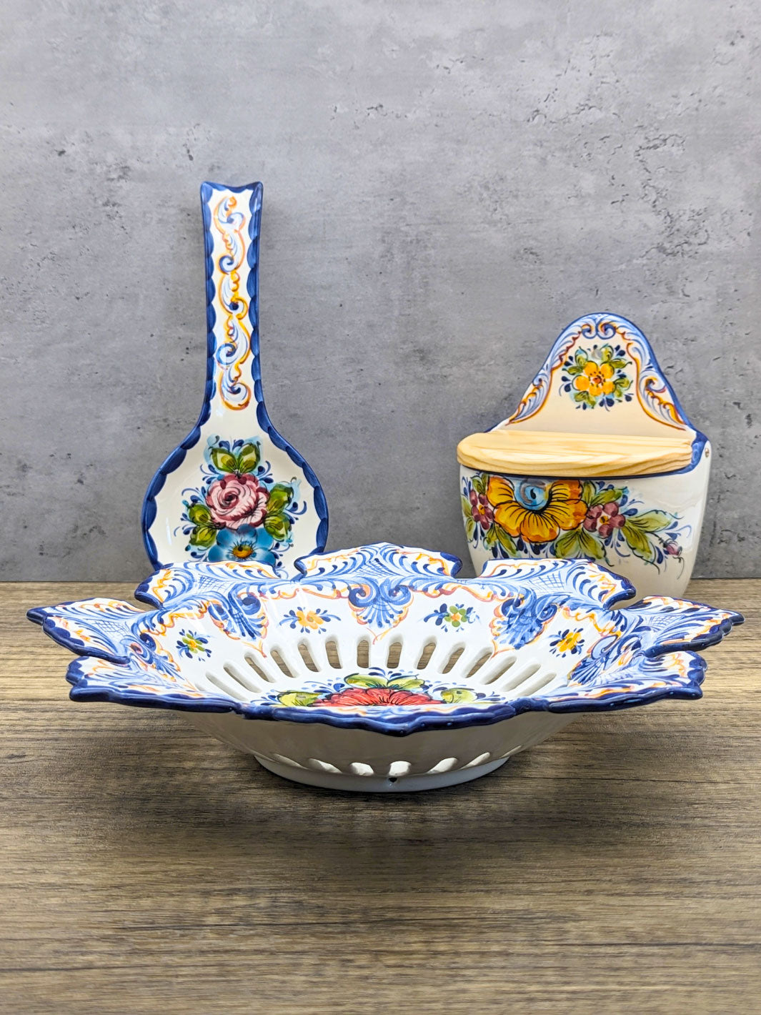 Hand Painted Alcobaça Ceramic Decorative Fruit Bowl