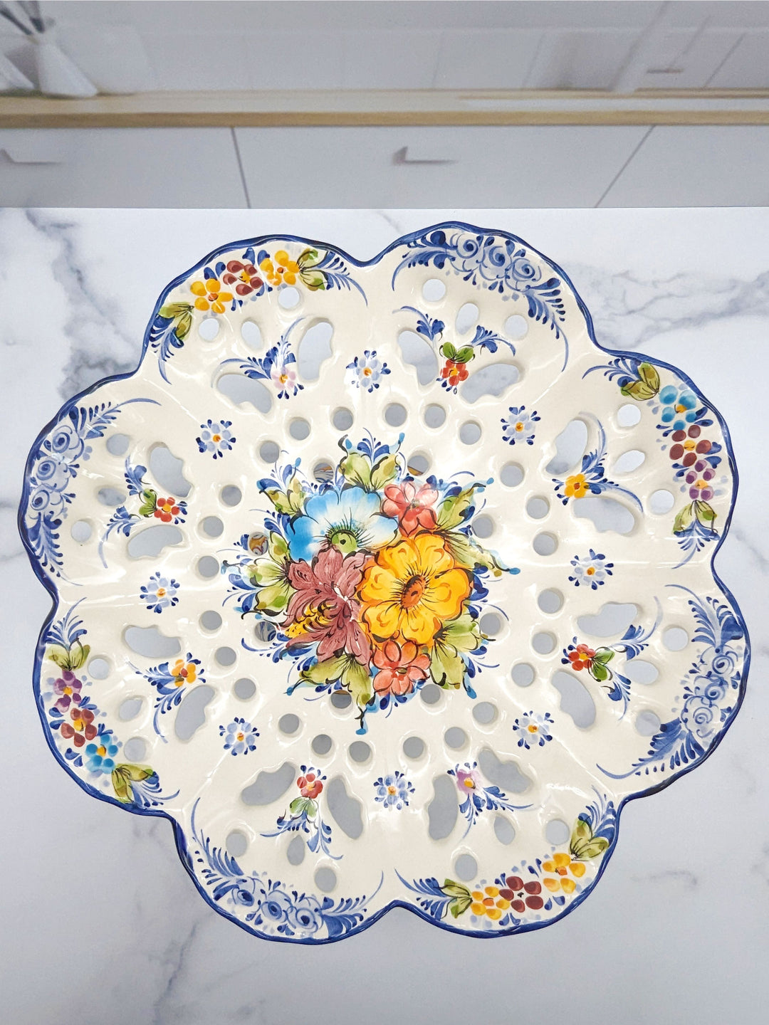 Hand Painted Portuguese Pottery Alcobaça Ceramic Footed Fruit Bowl