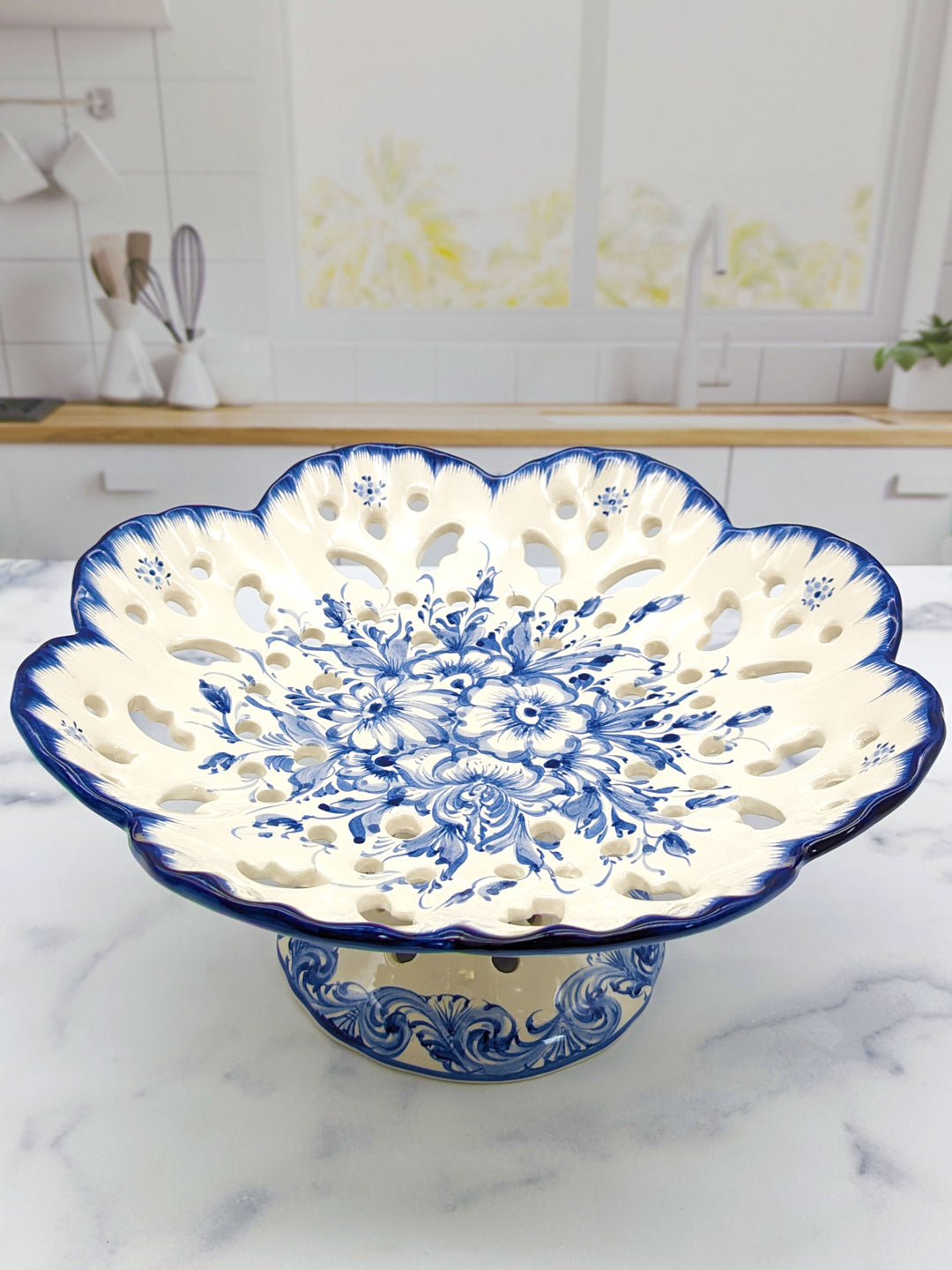 Hand Painted Portuguese Pottery Alcobaça Ceramic Footed Fruit Bowl