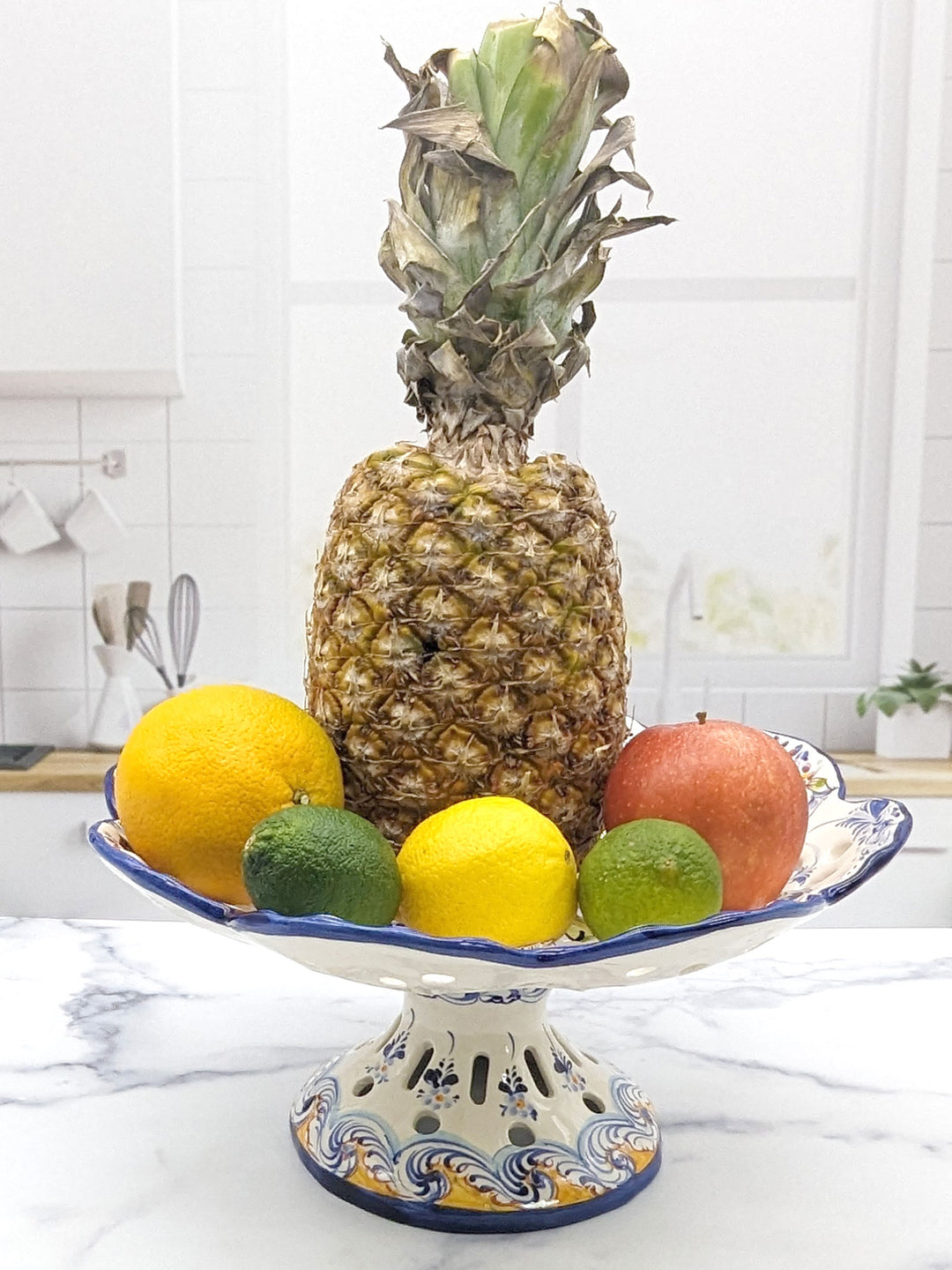 Hand Painted Portuguese Pottery Alcobaça Ceramic Footed Fruit Bowl