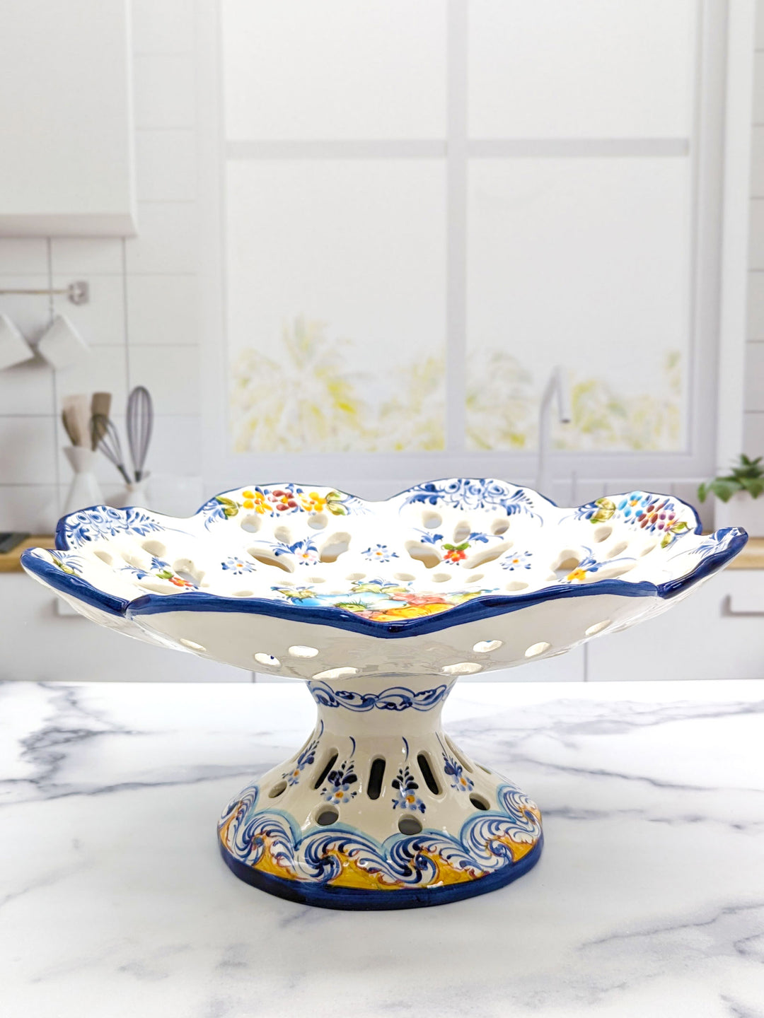 Hand Painted Portuguese Pottery Alcobaça Ceramic Footed Fruit Bowl