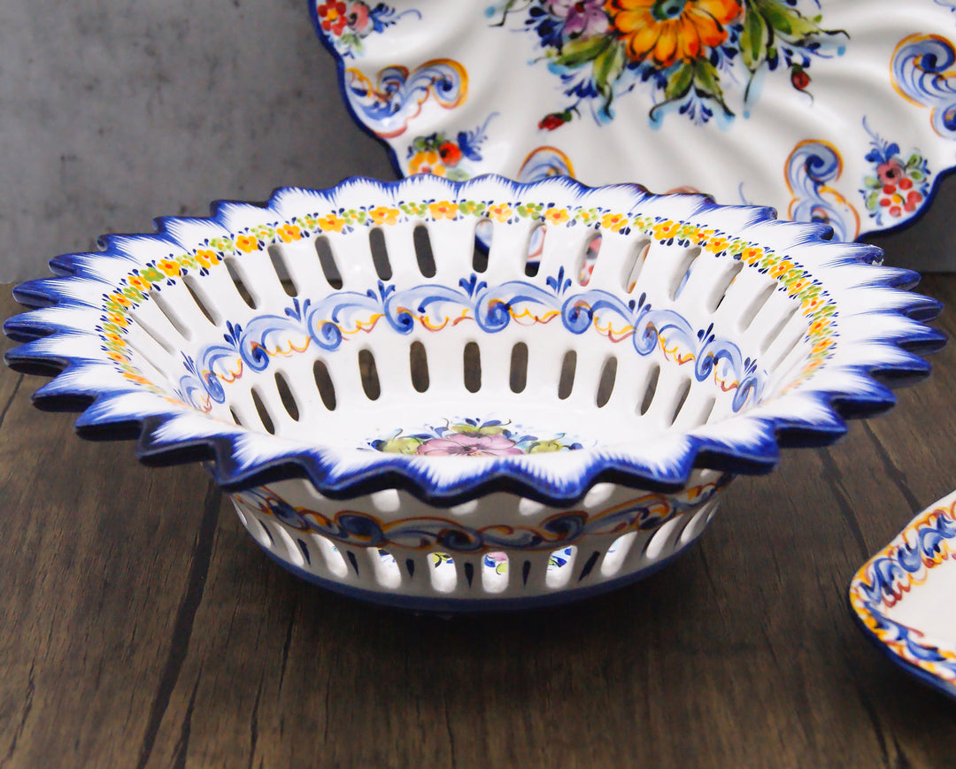 Hand Painted Portuguese Pottery Alcobaça Ceramic Fruit Bowl Centerpiece