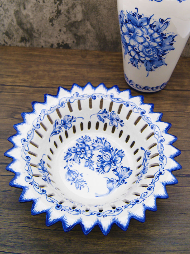 Hand Painted Blue & White Portuguese Pottery Alcobaça Ceramic Fruit Bowl Centerpiece