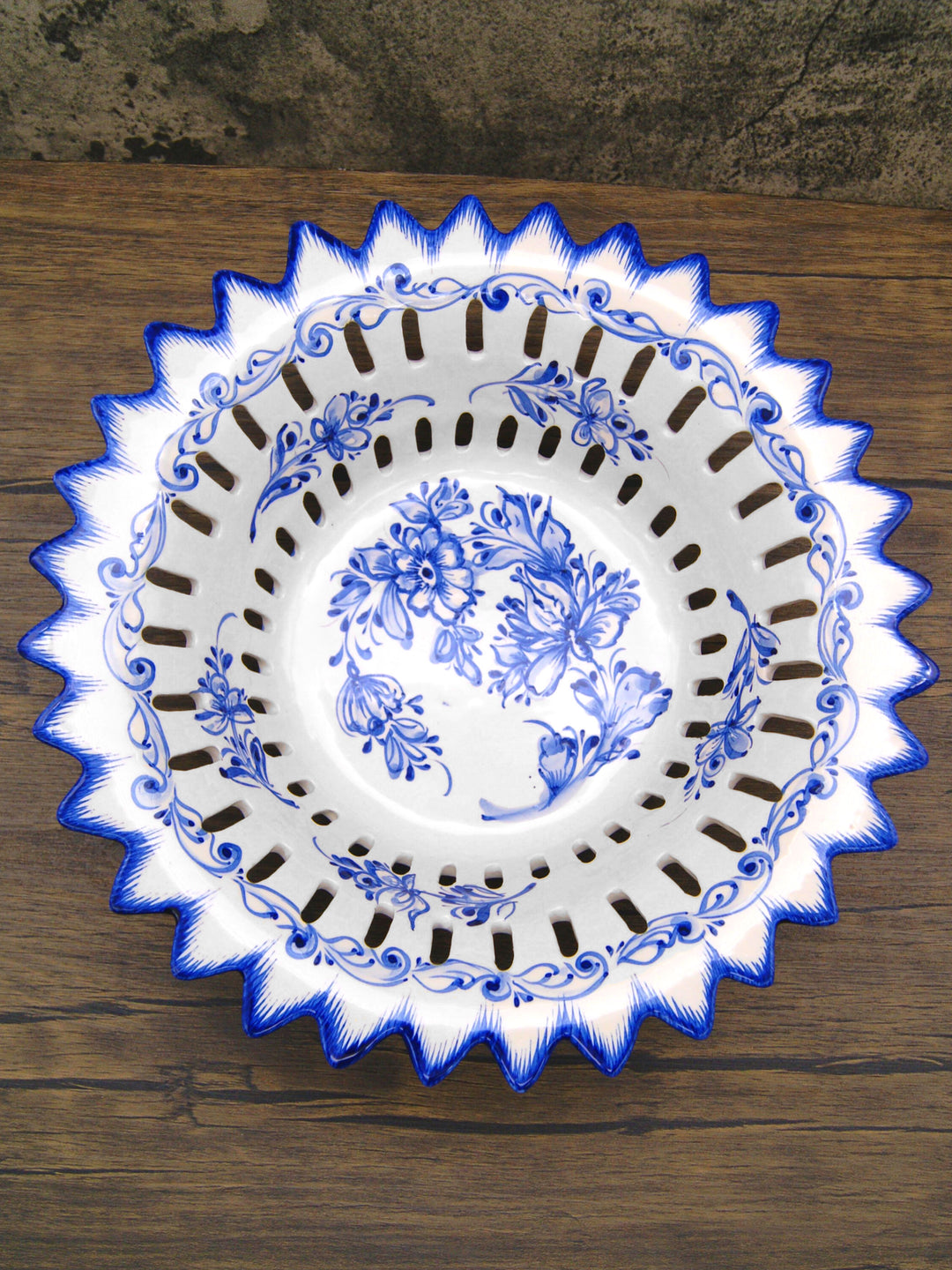 Hand Painted Blue & White Portuguese Pottery Alcobaça Ceramic Fruit Bowl Centerpiece