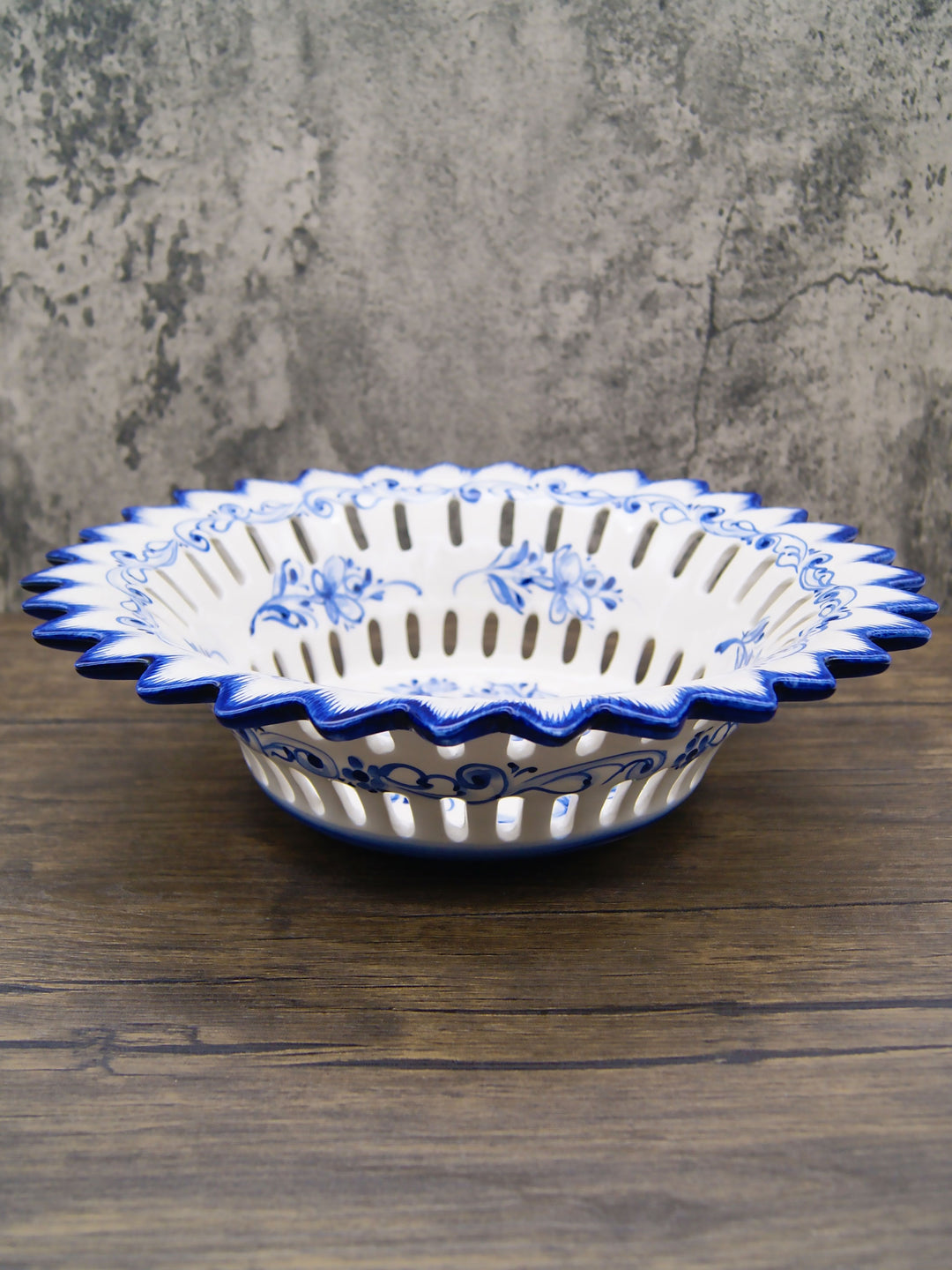 Hand Painted Blue & White Portuguese Pottery Alcobaça Ceramic Fruit Bowl Centerpiece