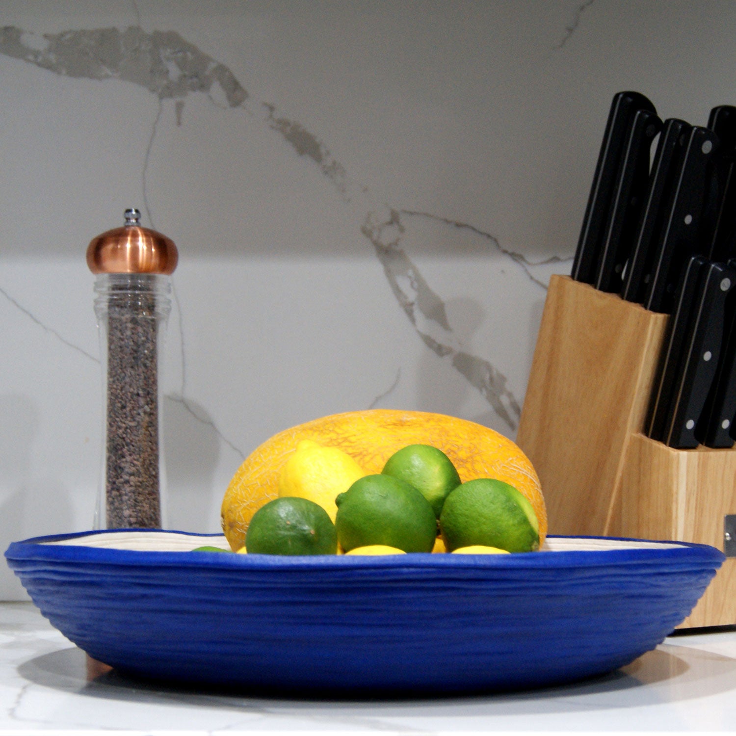 These handmade woven centerpieces will organise and beautify your space with its vibrant blue color.