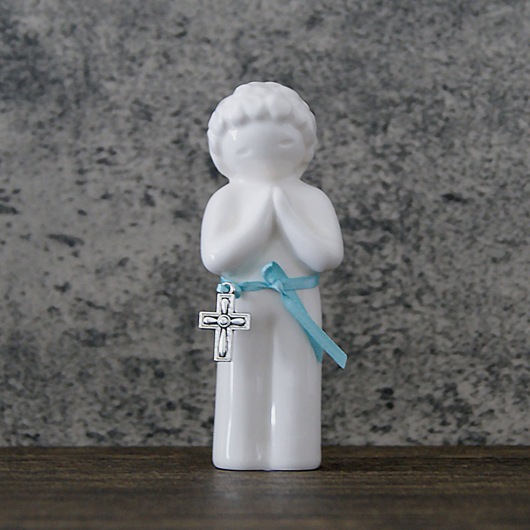 It’s the ideal present for a child that it’s embarking in a new path, since it is a delicate and timeless piece that will be around for many years and can even be passed on from generation to generation.