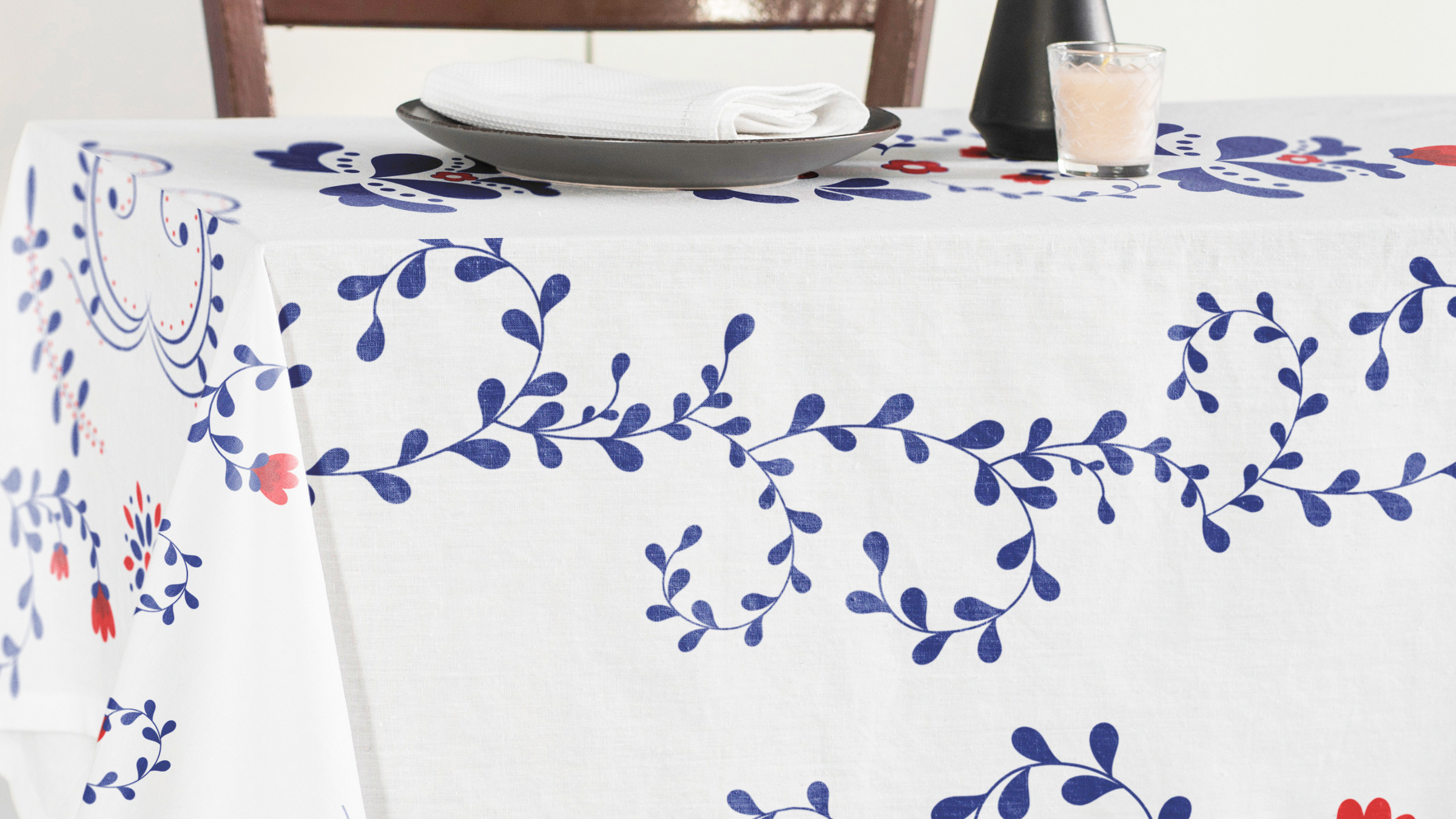 Elegant Portuguese Tablecloths Collection - Buy Online Now