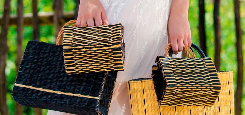 Shop a large selection of handbags, clutches and crossbody straw purses for women that are eco-friendly and sustainable, fashionable and stylish, modern and traditional.