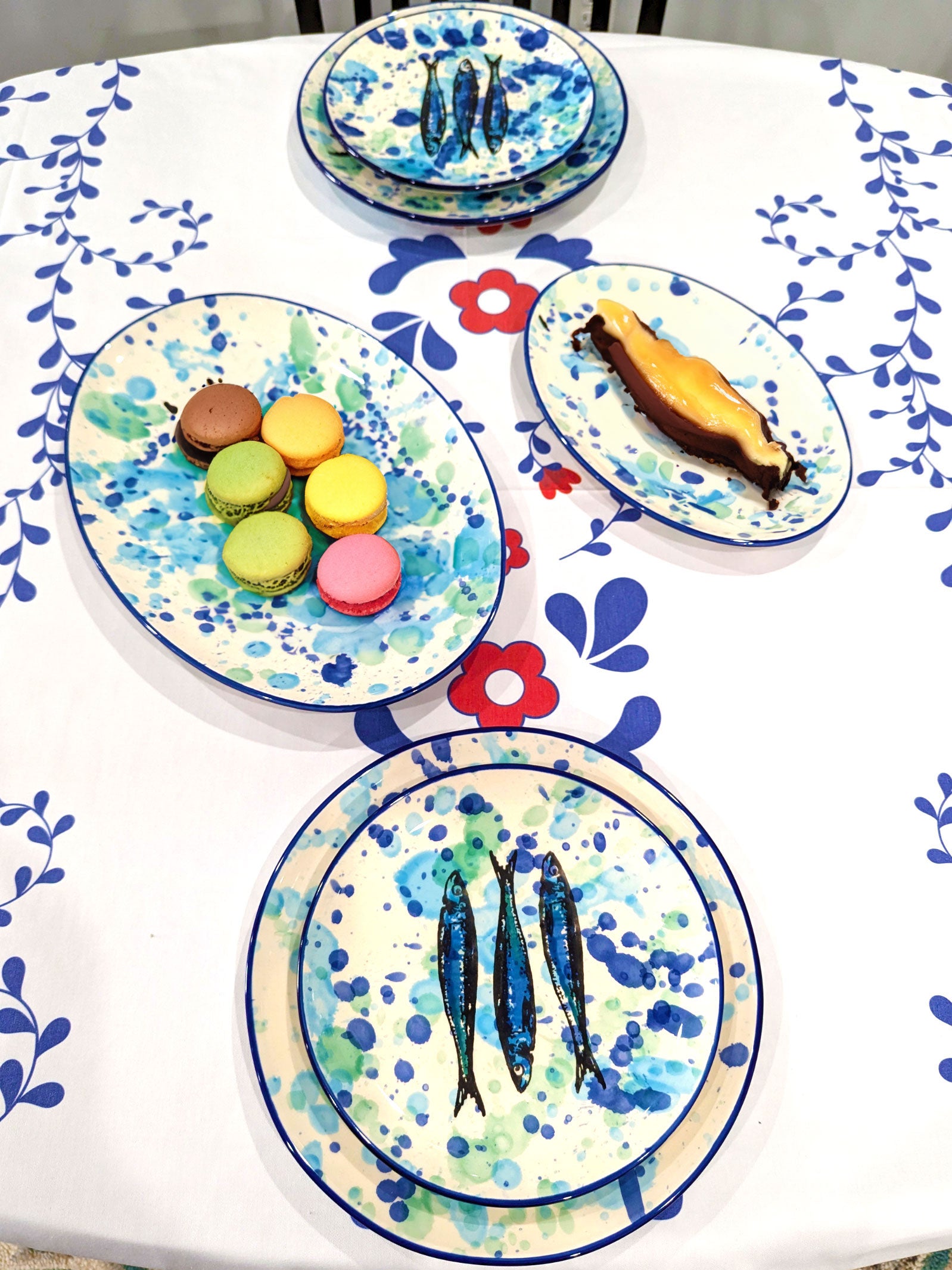 Set of 2 Hand-Painted Oval Platters - Splash Sardines Design – We