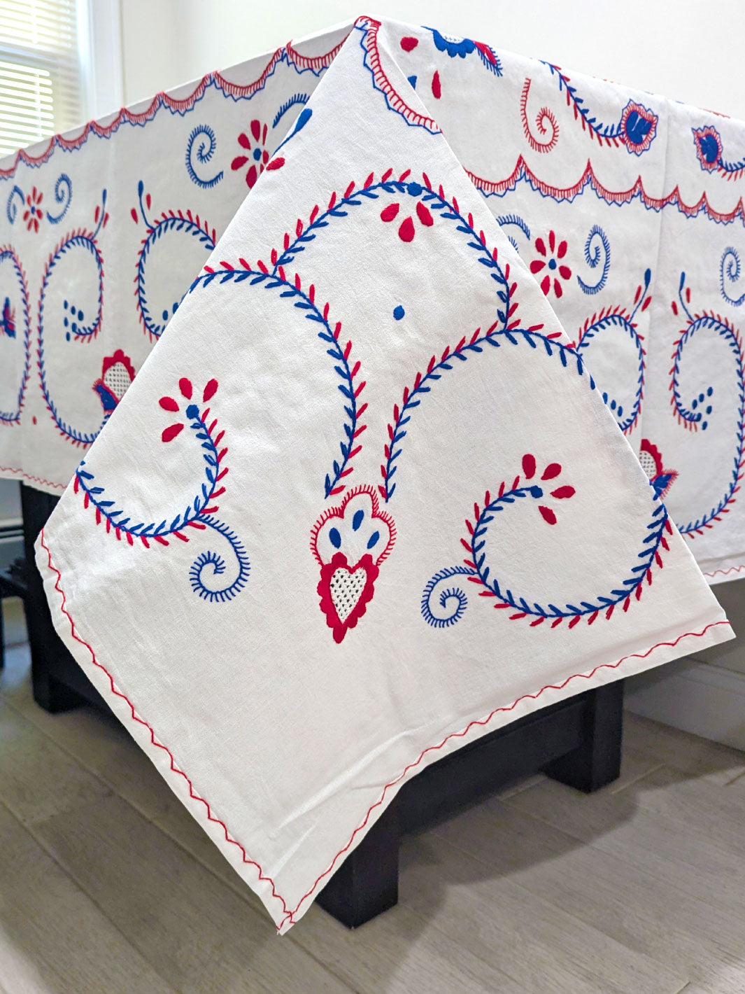 Blue and Red Hand Embroidered Viana Tablecloth with 6 Napkins