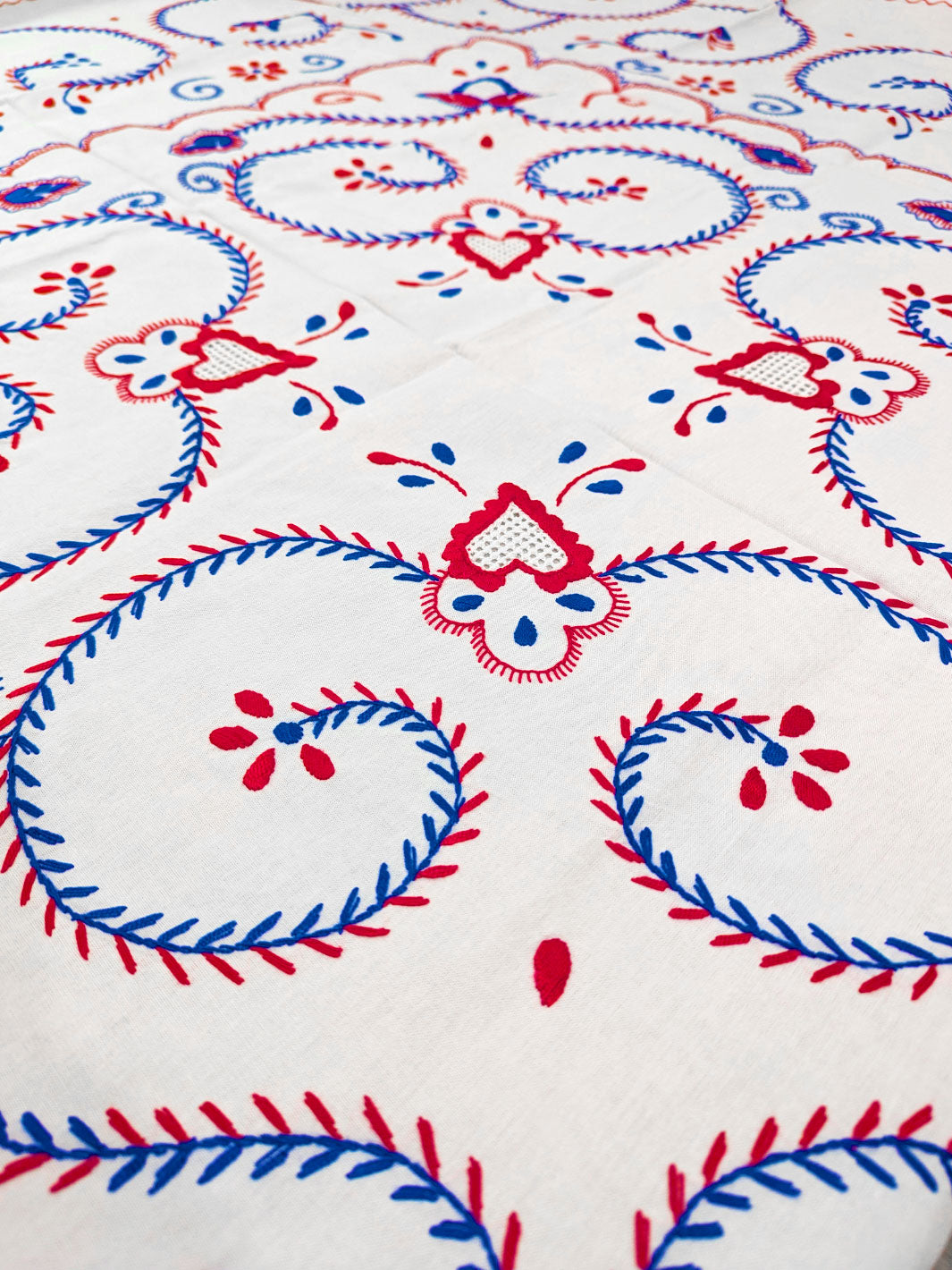 Blue and Red Hand Embroidered Viana Tablecloth with 6 Napkins