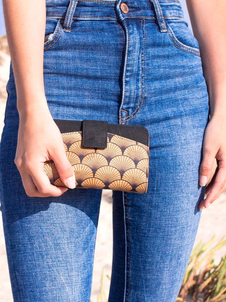 Elegant Seashell Design Cork Women's Wallet - Handmade & Sustainable