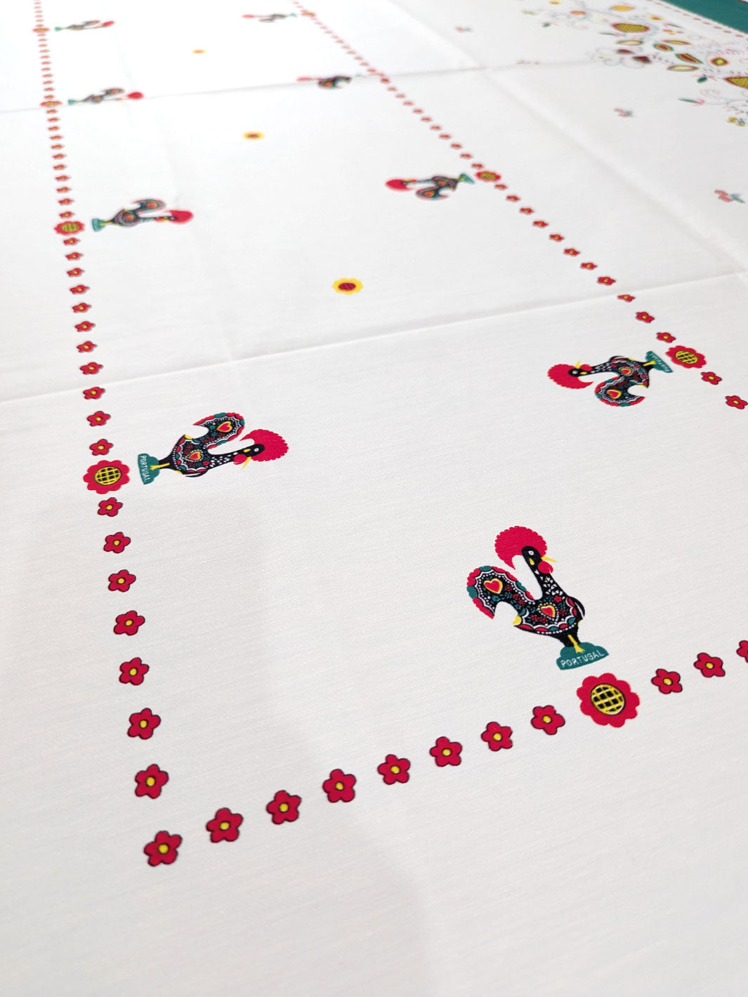 Green Tablecloth with Galo de Barcelos & Viana Embroidery