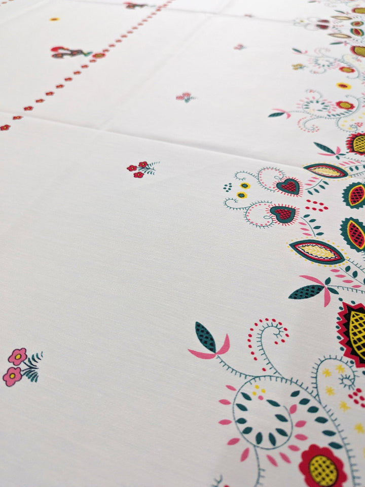 Green Tablecloth with Galo de Barcelos & Viana Embroidery