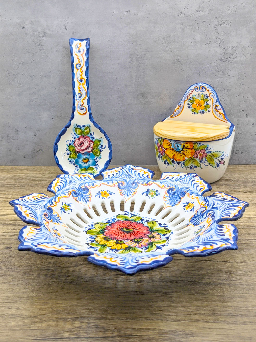 Hand Painted Alcobaça Ceramic Decorative Fruit Bowl