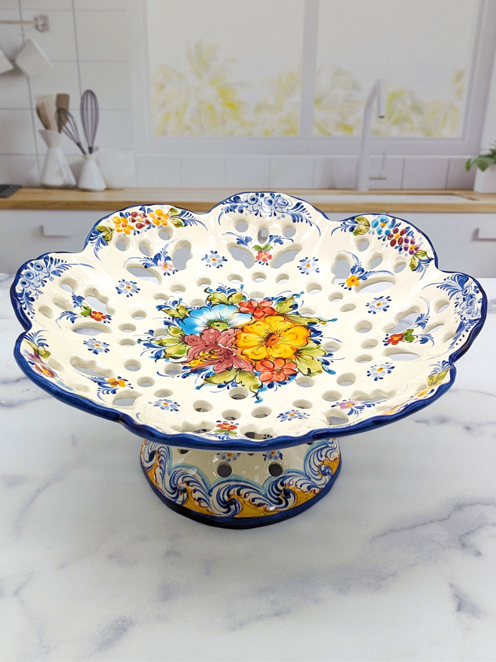 Hand Painted Portuguese Pottery Alcobaça Ceramic Footed Fruit Bowl