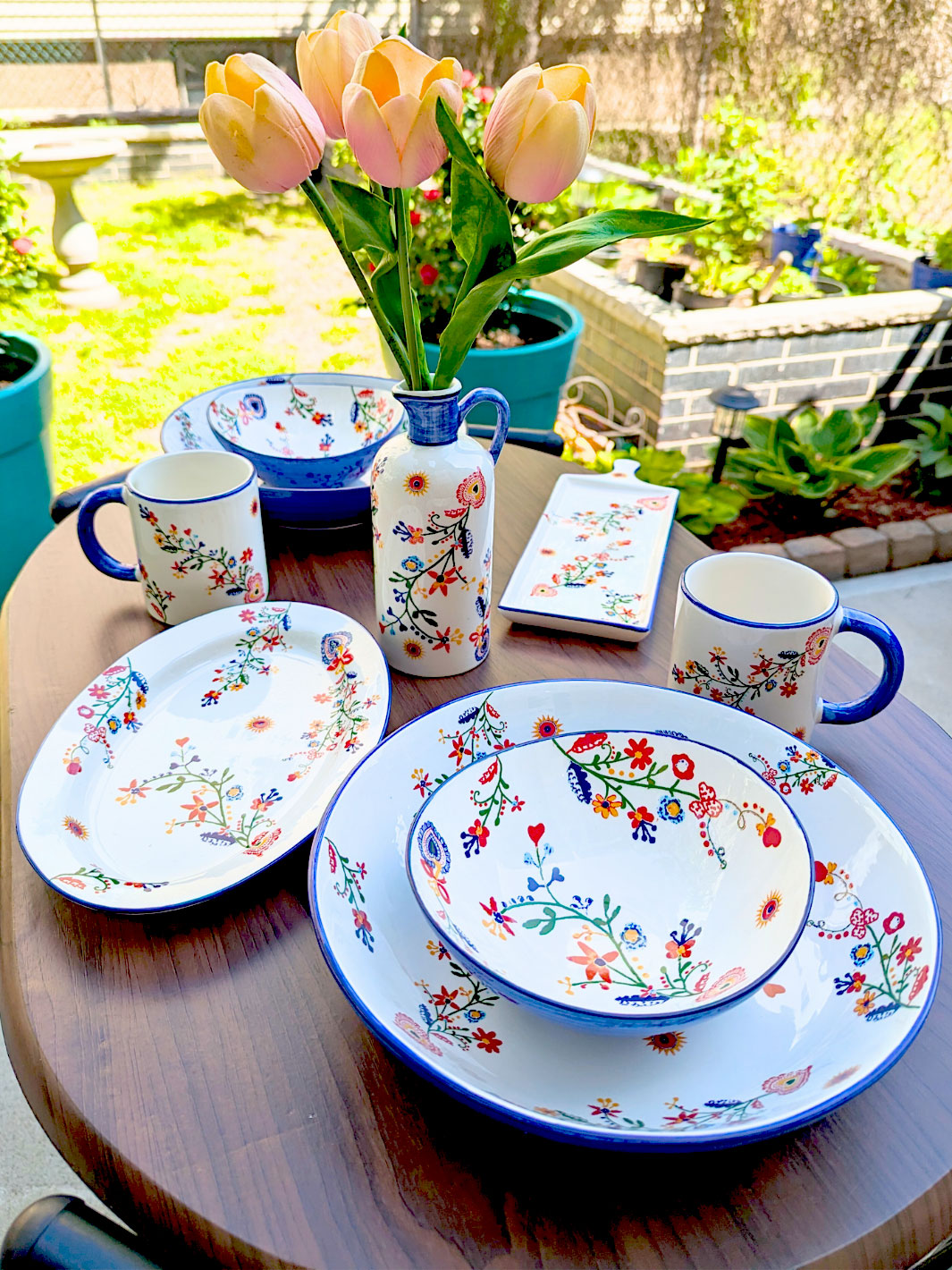 Portuguese Pottery Alcobaça Ceramic Namorados Collection