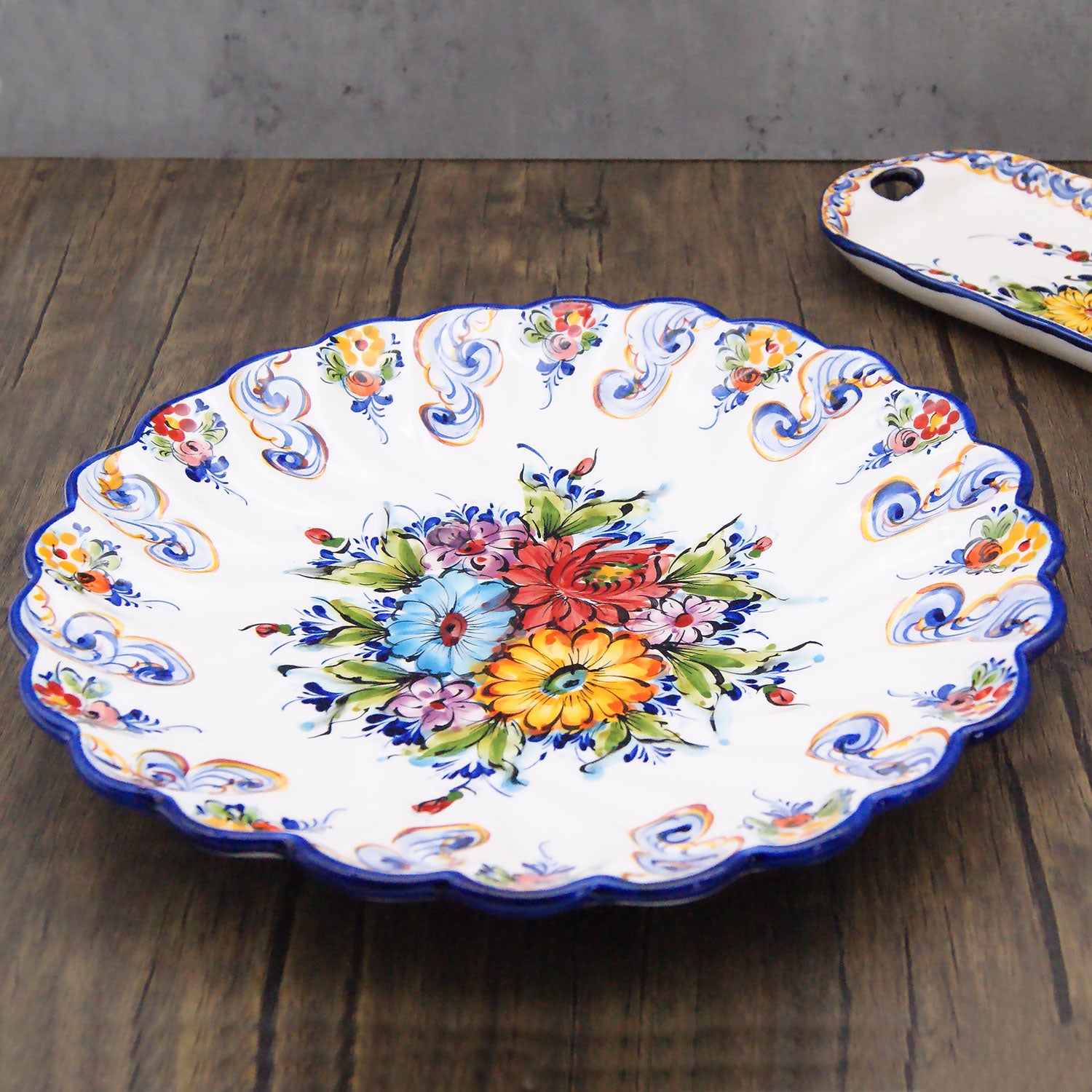 装飾 飾り皿 壁掛け 大皿 有名ブランド ITALY  No１５３ VINTAGE Pottery Hand Painted Plate 12 Inch Hand painted Portuguese Ceramic Wall Decor Hanging Plate