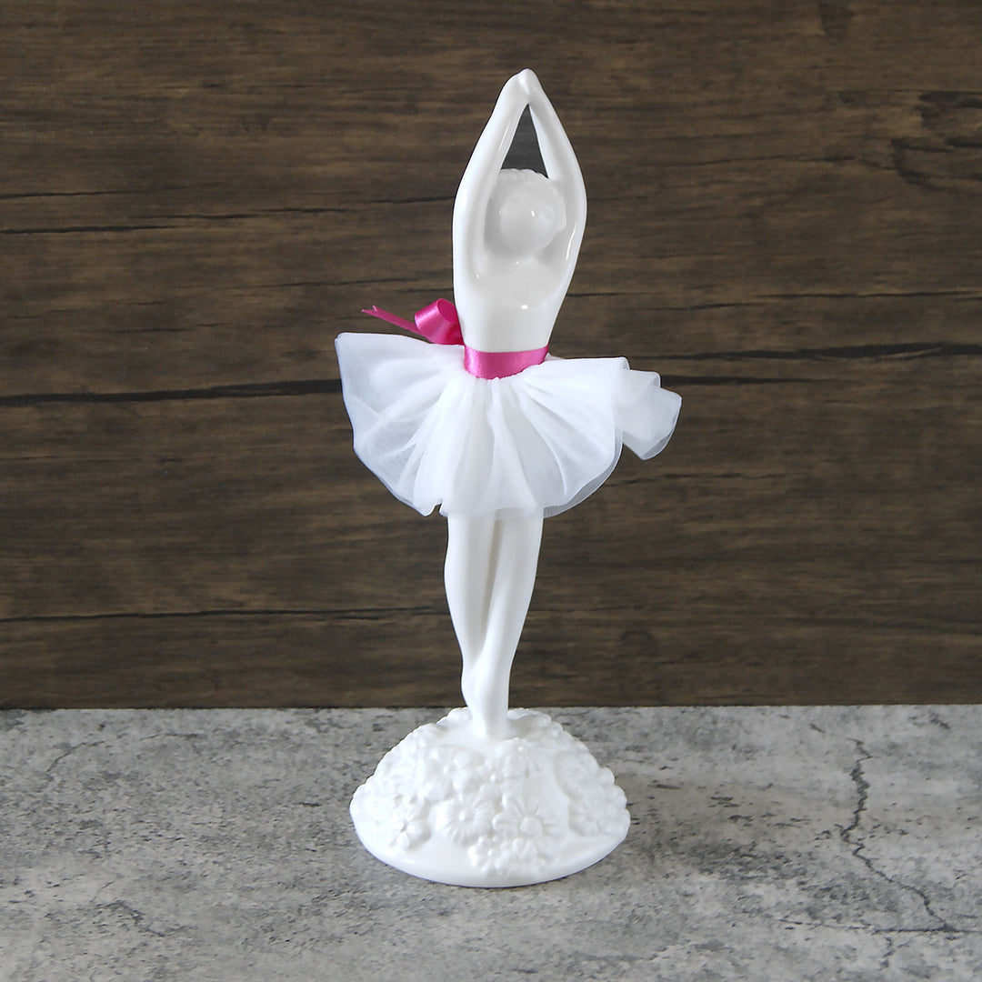 Featuring beautiful details and a graceful design, this ballet dancer figurine can be an excellent gift for families, children, spouse or friends. Whether it's for a birthday, Christmas, or any special occasion, it is a beautiful and heartwarming gift.