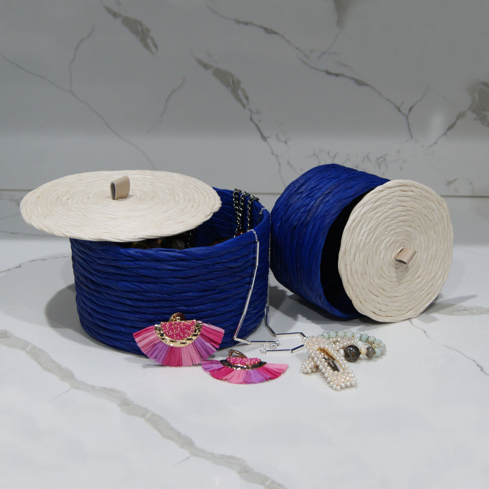 These decorative boxes can be used to store personal object like jewelry.